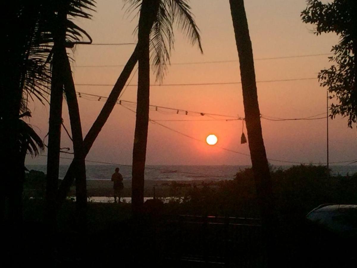 Nimmu Guest House & Restaurant Gokarna ゴカルナ エクステリア 写真