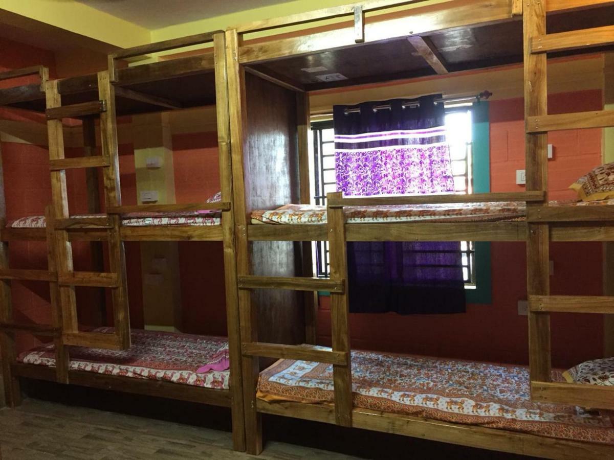 Nimmu Guest House & Restaurant Gokarna ゴカルナ エクステリア 写真